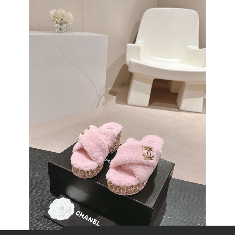 Ch*el slippers